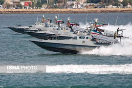 Hải quân Hồi giáo Iran phô trương sức mạnh cực khủng, Mỹ có dè chừng?