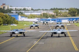 Nga mang Su-57 ra trình diễn "Voi Đi Bộ" sau nhiều năm đợi chờ mòn mỏi