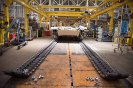 Cận cảnh từng công đoạn lắp ráp xe tăng chủ lực Abrams của Mỹ 