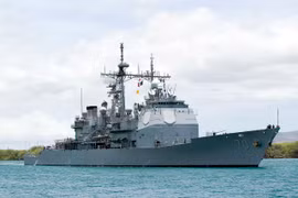 Mỹ cho tàu chiến đến “thăm” Hong Kong: Thêm dầu vào lửa?