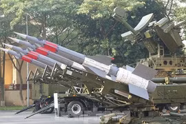 Siêu tăng T-90, tên lửa S-125, tàu Yết Kiêu... bất ngờ xuất hiện giữa lòng Hà Nội