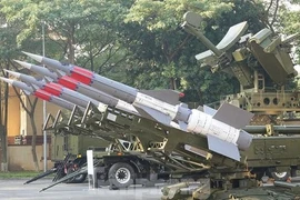 Siêu tăng T-90, tên lửa S-125, tàu Yết Kiêu... bất ngờ xuất hiện giữa lòng Hà Nội