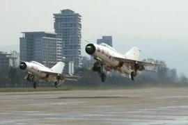 MiG-21 Việt Nam cho về hưu từ lâu, Triều Tiên vẫn mang ra tập trận