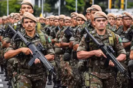 Những bộ quân phục hầm hố, đẹp mắt nhất của quân đội thế giới