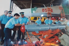 Cận cảnh bom thông minh từng được Việt Nam sử dụng trên tiêm kích Su-30