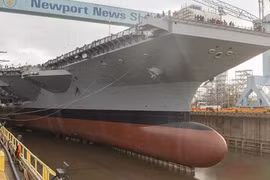 Mỹ hạ thuỷ siêu tàu sân bay mới, sức mạnh hải quân thêm ấn tượng