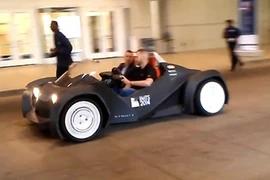 Ô-tô in 3D đầu tiên trên thế giới lăn bánh tại Mỹ