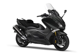 Ngắm Yamaha T-MAX Iron Max 2015 “phong trần” giữa phố 