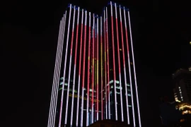 TPHCM rực rỡ cờ hoa đón mừng 45 năm ngày thống nhất đất nước