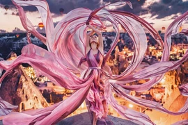 Khó tin: tạo bức ảnh đầy nghệ thuật chỉ bằng 1 bộ váy