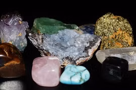 Làm đẹp bằng đá thạch anh của Miranda Kerr có thật sự thần kỳ?