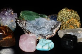 Làm đẹp bằng đá thạch anh của Miranda Kerr có thật sự thần kỳ?