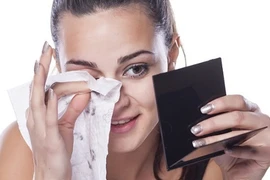 Dùng giấy ướt đúng cách để tránh mang bệnh vào người