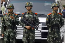 Hàng trăm người tấn công đồn cảnh sát ở Tân Cương