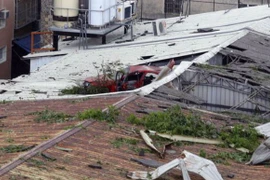 Nổ ở Đài Loan: 295 người thương vong, ô tô bay lên nóc nhà