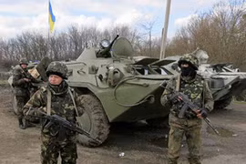 Quân đội Ukraine rút xe bọc thép khỏi Kramatorsk