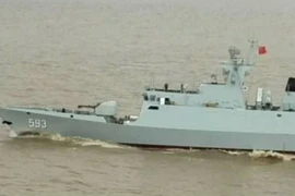 Trung Quốc tăng cường tàu chiến "khủng" tới Hoa Đông