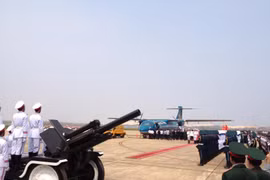 Nghẹn ngào tiễn biệt Đại tướng ở sân bay Đồng Hới