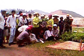 Cháu bé 9 tuổi dẫm phải mìn?