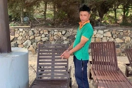 Bắt giữ cựu bảo vệ resort trộm điện thoại của khách du lịch