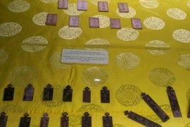 Ngắm hiện vật vô giá chốn cung đình xưa 