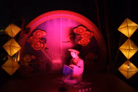 Tráng lệ Đêm Hoàng cung đầu thế kỷ XX