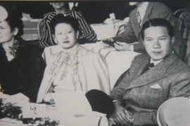 Ngày tháng cơ cực của Bảo Đại và “gái nhảy” 