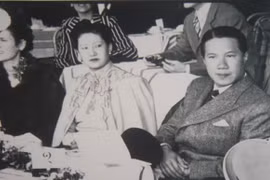 Ngày tháng cơ cực của Bảo Đại và “gái nhảy” 