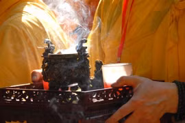 Cầu siêu người chết đã lâu, họ có lợi gì không?