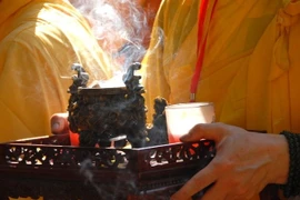 Cầu siêu người chết đã lâu, họ có lợi gì không?