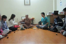 Học theo hạnh Bồ-tát Quán Thế Âm