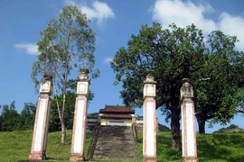 Huyền thoại về long huyệt dưới chân núi Hoành Sơn