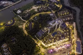 Lập kỷ lục hoàn thành công trình xanh 11 tầng với hơn 75.000 cây xanh từ mặt đất lên nóc nhà