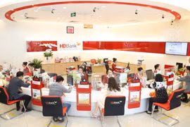 Lợi nhuận HDBank 6 tháng đầu năm vượt 5.300 tỷ đồng, hoàn thành 54% kế hoạch năm, nợ xấu riêng lẻ chỉ 0,93%.