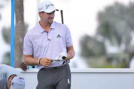 Golfer tặng quà cho thủ phạm làm mình mất chức vô địch