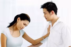 Xa là nhớ, gần nhau bực mình