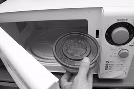 Phí tiền điện nếu dùng lò vi sóng công suất lớn 