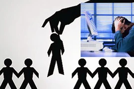 Giảm biên chế cán bộ làm nảy sinh... tiêu cực