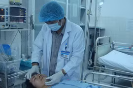 BV Phú Nhuận TP.HCM: Gãy xương gò má, chụp phim sọ não