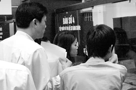 Quan “vi hành” sẽ thấy ngay thói hư tật xấu của công chức