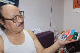 Bộ sưu tầm sách siêu nhỏ khổng lồ ở Hà Nội