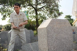 Bán bò đi tìm đồng đội