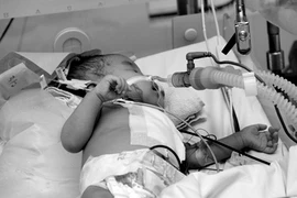 Con suy hô hấp do mẹ lơ đãng