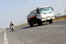 Lý giải mặt đường bị nứt như da cá sấu