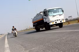 Lý giải mặt đường bị nứt như da cá sấu