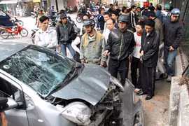 Lý giải thú vị: Vì sao người Việt tò mò? 