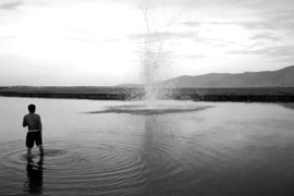 Vỡ mắt, cụt tay vì dùng thuốc nổ đánh cá