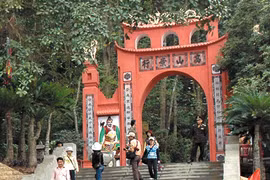 Ngã giá nơi đất Tổ