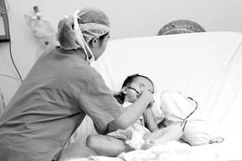 Trẻ hôn mê vì “ăn nhầm thuốc” 