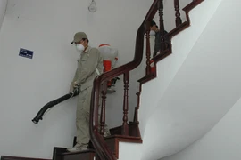 Phun nhiều thuốc, muỗi “khôn” lên